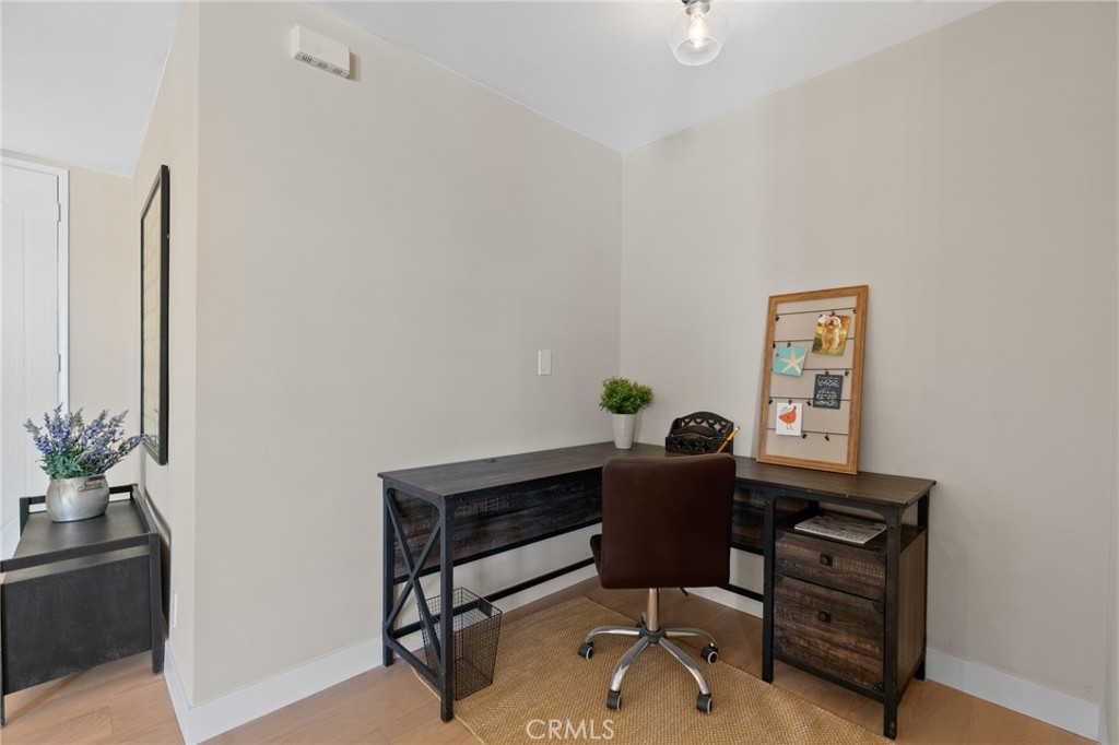 10707 Camarillo Street 314 Property Photo 13