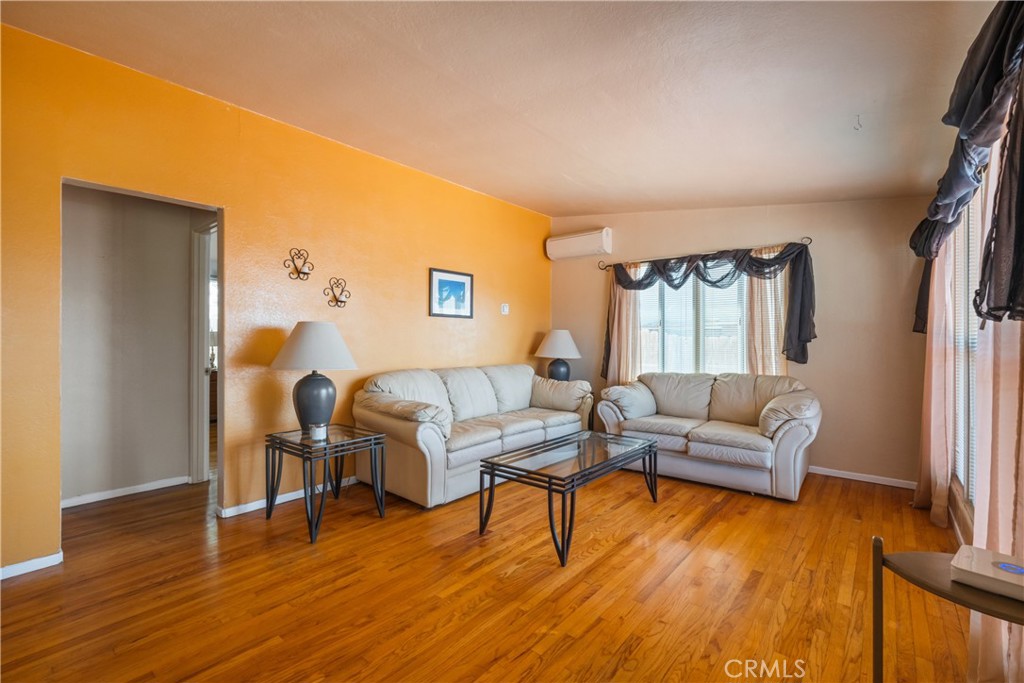 3139 Winlow Street Property Photo 8