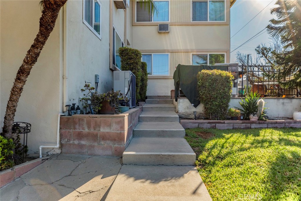 10204 Tujunga Canyon Boulevard 2 Property Photo 3