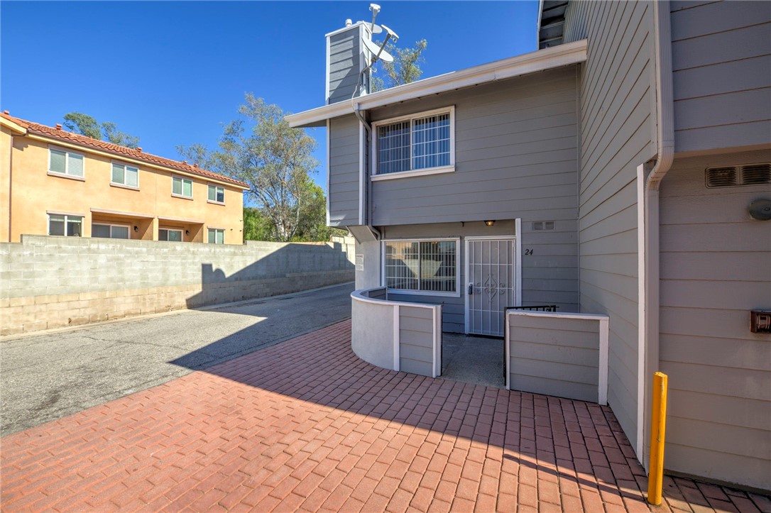 14425 Foothill 24 Property Photo 5