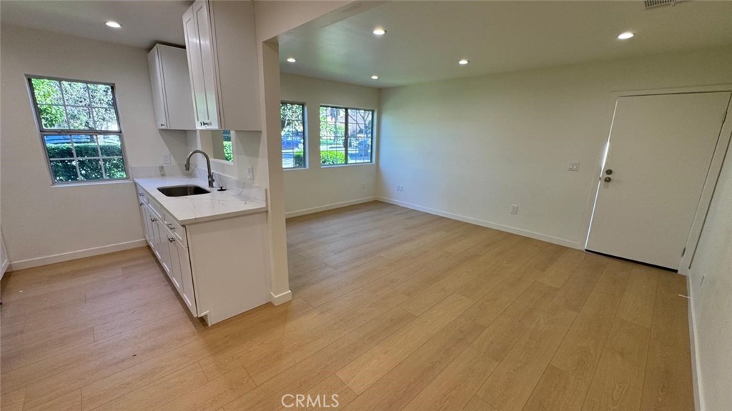 712 W Doran Street 1 Property Photo 4