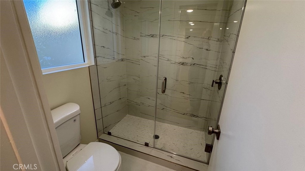 712 W Doran Street 1 Property Photo 7