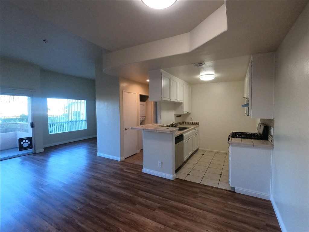 5060 Kester Avenue 205 Property Photo 2