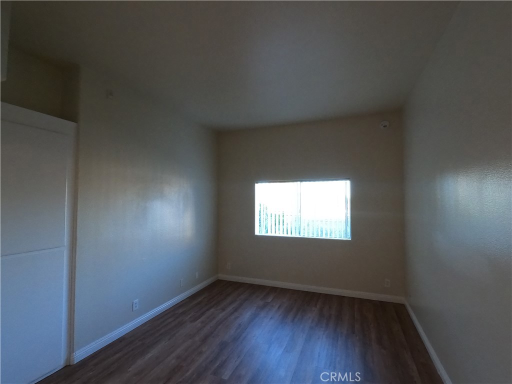 5060 Kester Avenue 205 Property Photo 8