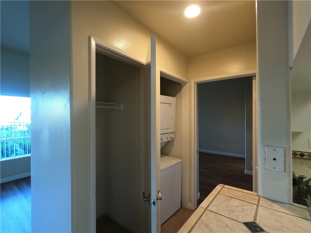 5060 Kester Avenue 205 Property Photo 13