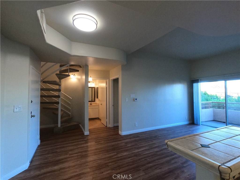 5060 Kester Avenue 205 Property Photo 16