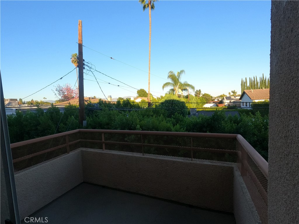 5060 Kester Avenue 205 Property Photo 18