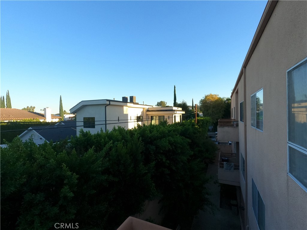 5060 Kester Avenue 205 Property Photo 20