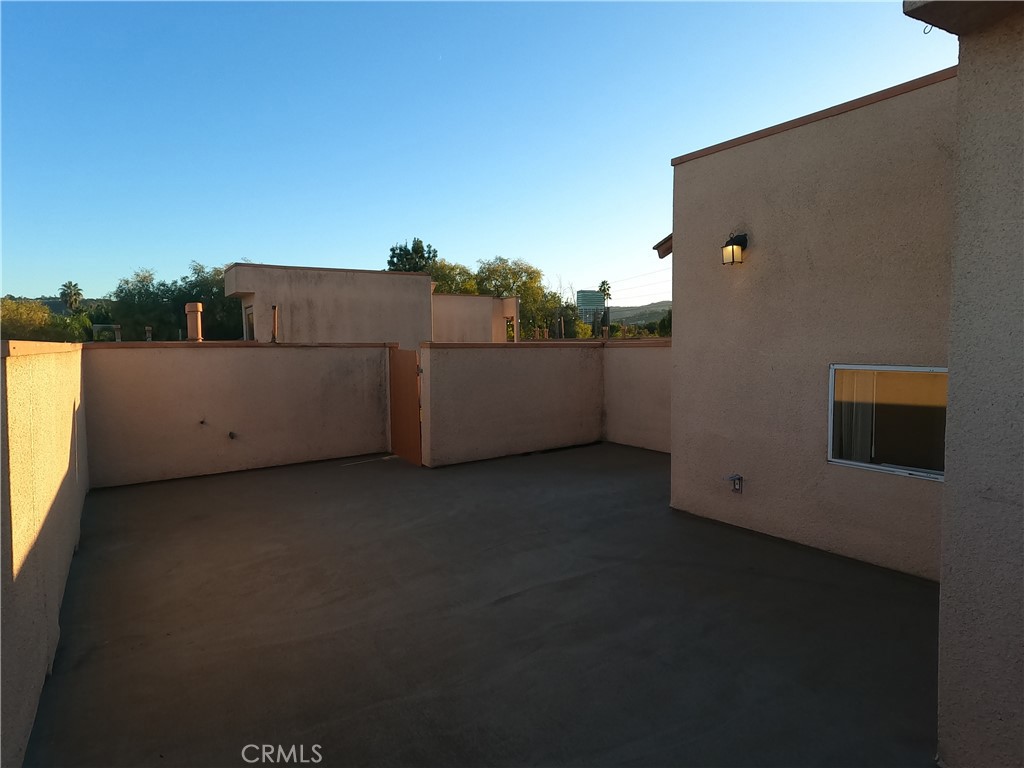 5060 Kester Avenue 205 Property Photo 24