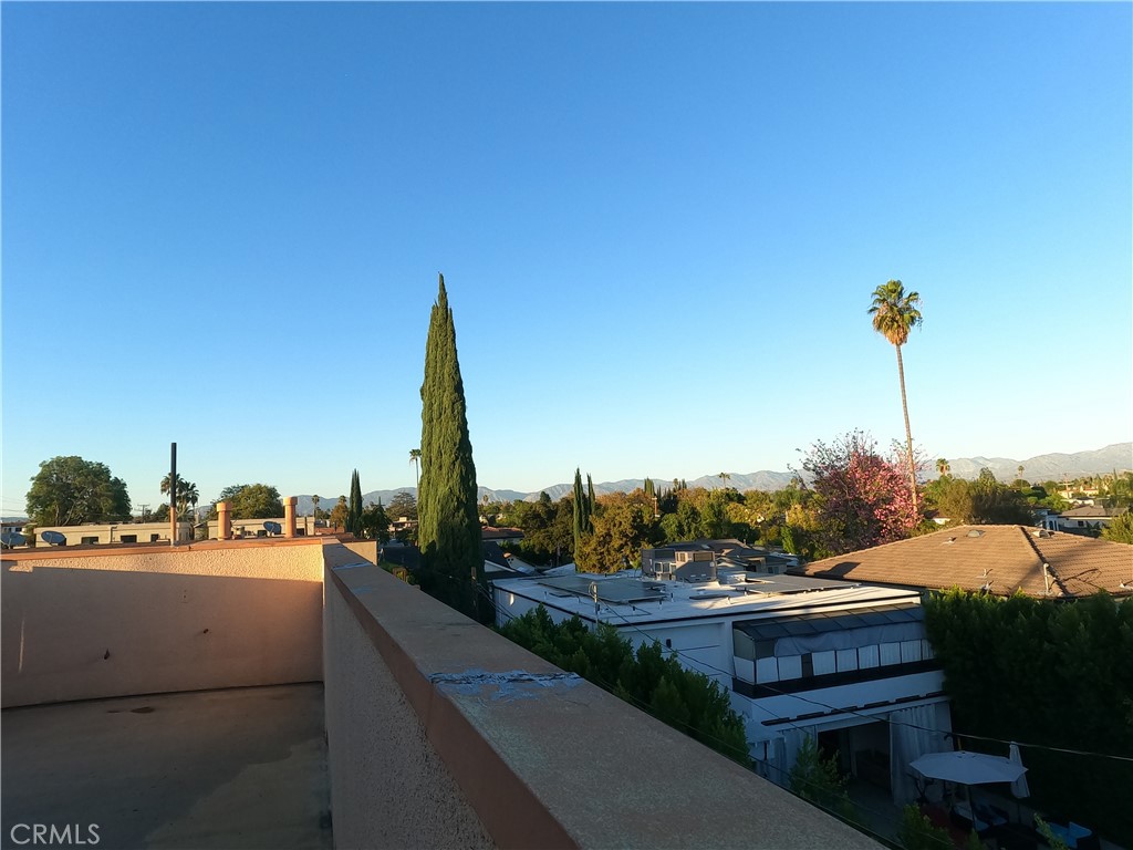 5060 Kester Avenue 205 Property Photo 25