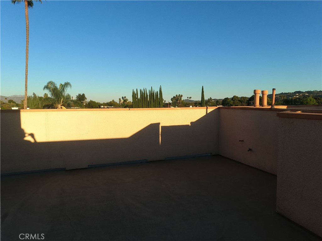 5060 Kester Avenue 205 Property Photo 27