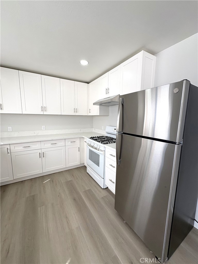 507 N Serrano Avenue 5 Property Photo 9