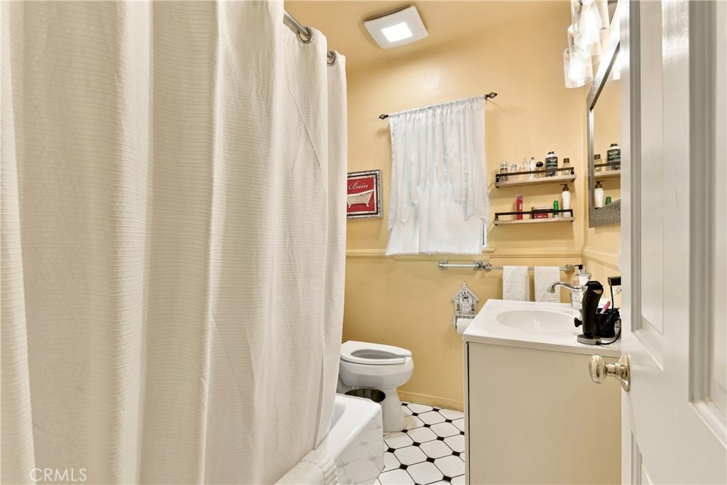 8001 Ellenbogen Property Photo 28