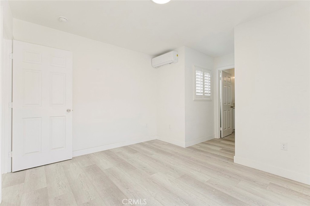 1307 E Acacia Property Photo 18