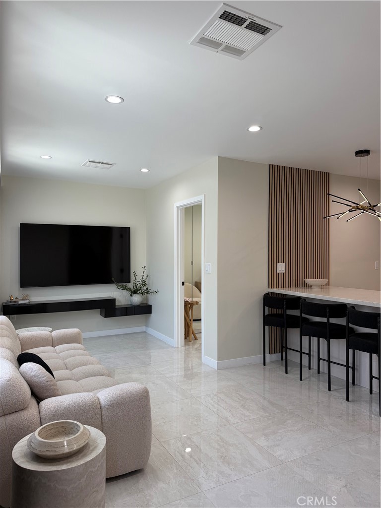 10361 Fernglen Property Photo 5