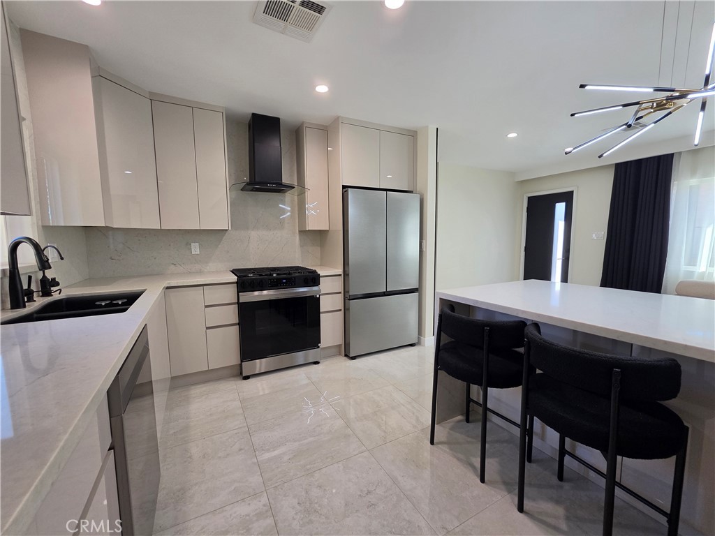 10361 Fernglen Property Photo 8