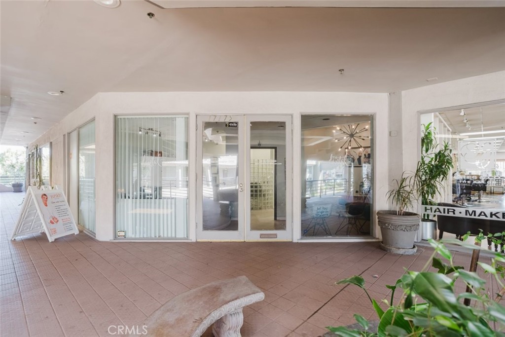 17175 Ventura Boulevard Property Photo 1