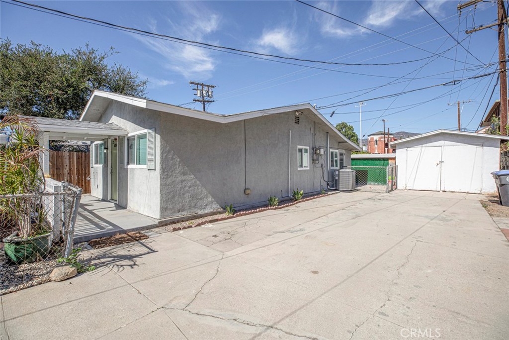 619 Orange Grove 1/2 Property Photo 1