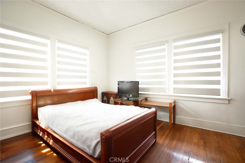 1547 S Wilton Property Photo 17