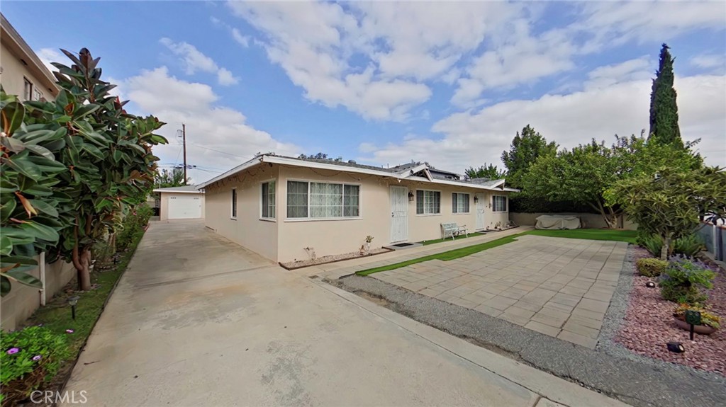 5633 Denny Property Photo 5