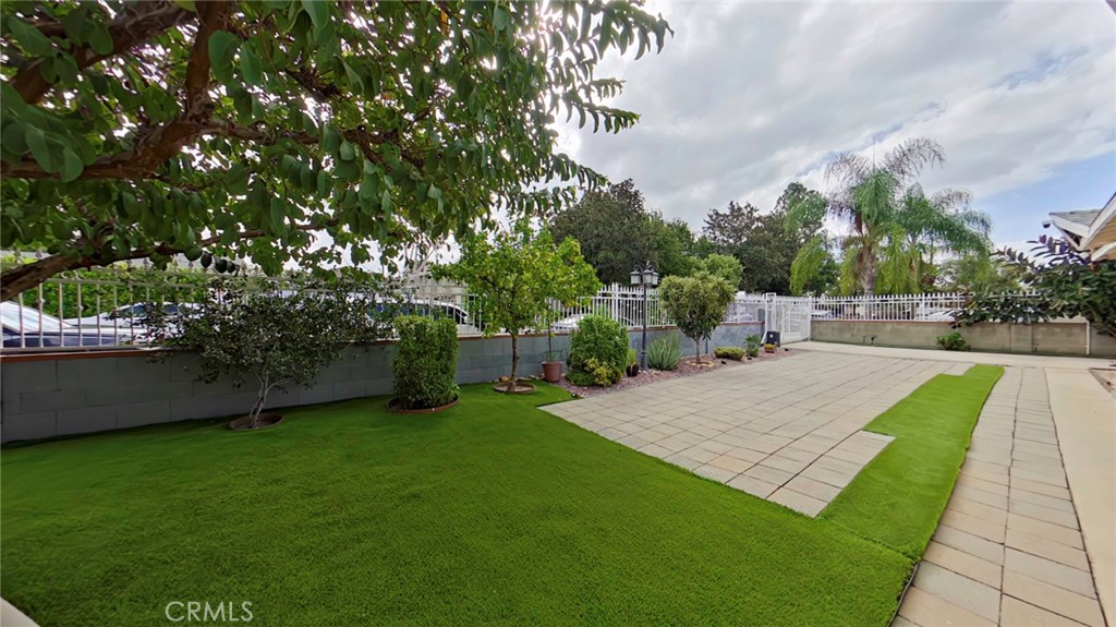 5633 Denny Property Photo 6