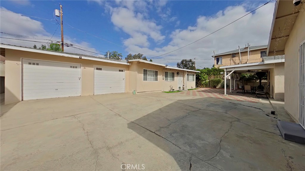 5633 Denny Property Photo 8