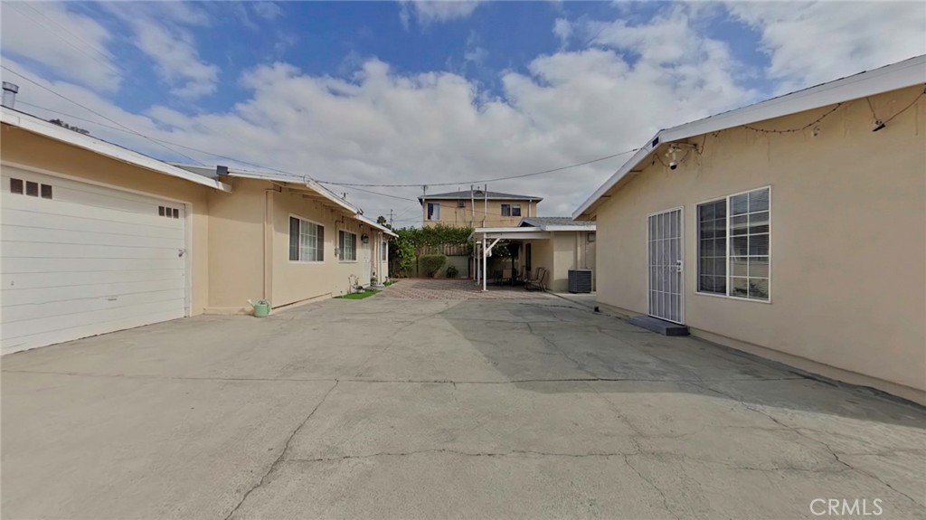 5633 Denny Property Photo 9
