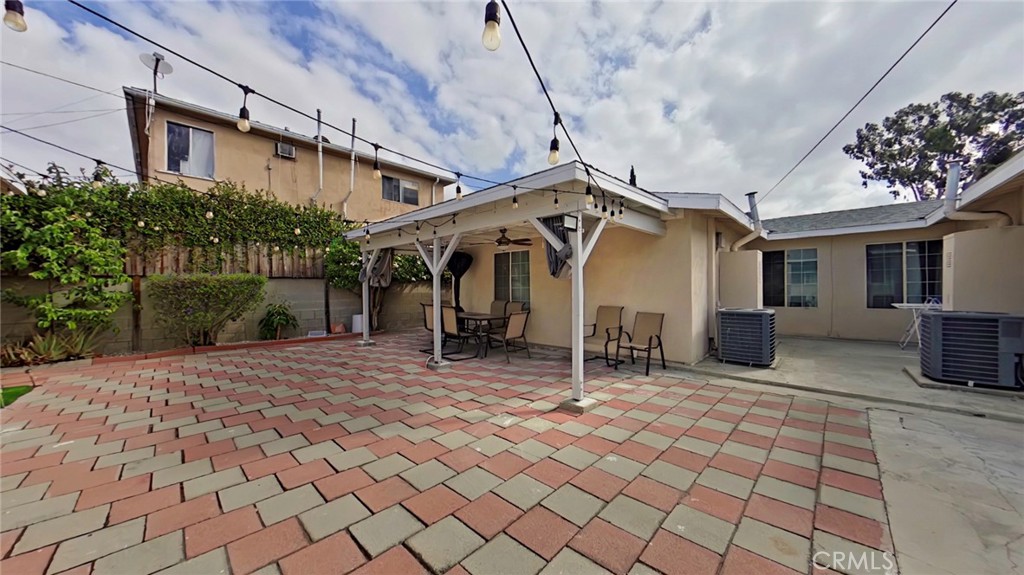 5633 Denny Property Photo 11