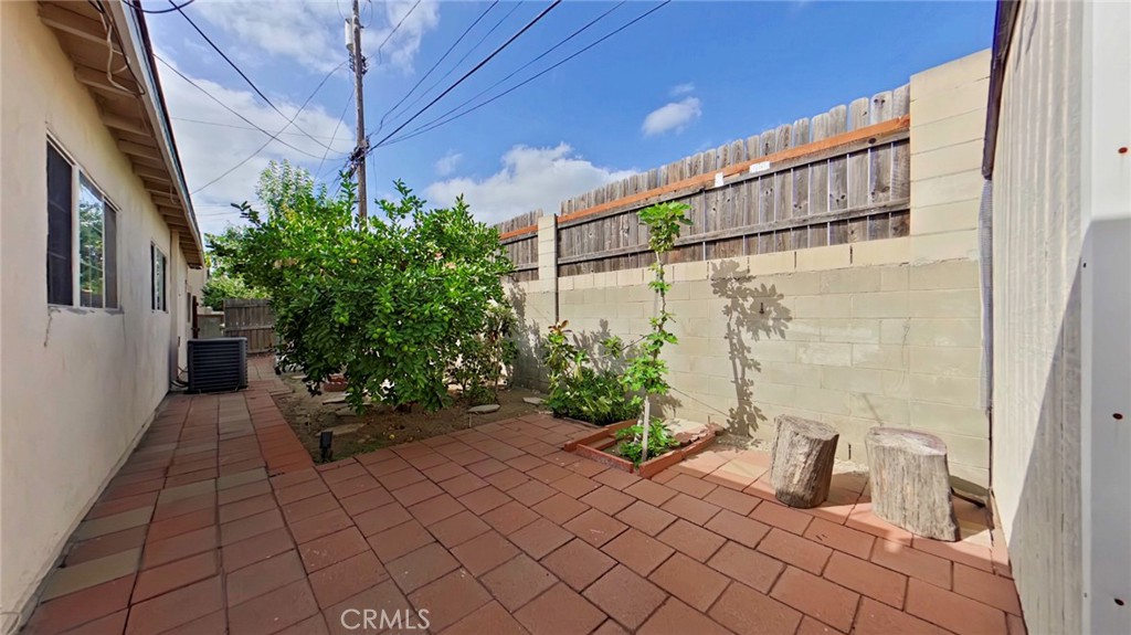 5633 Denny Property Photo 14