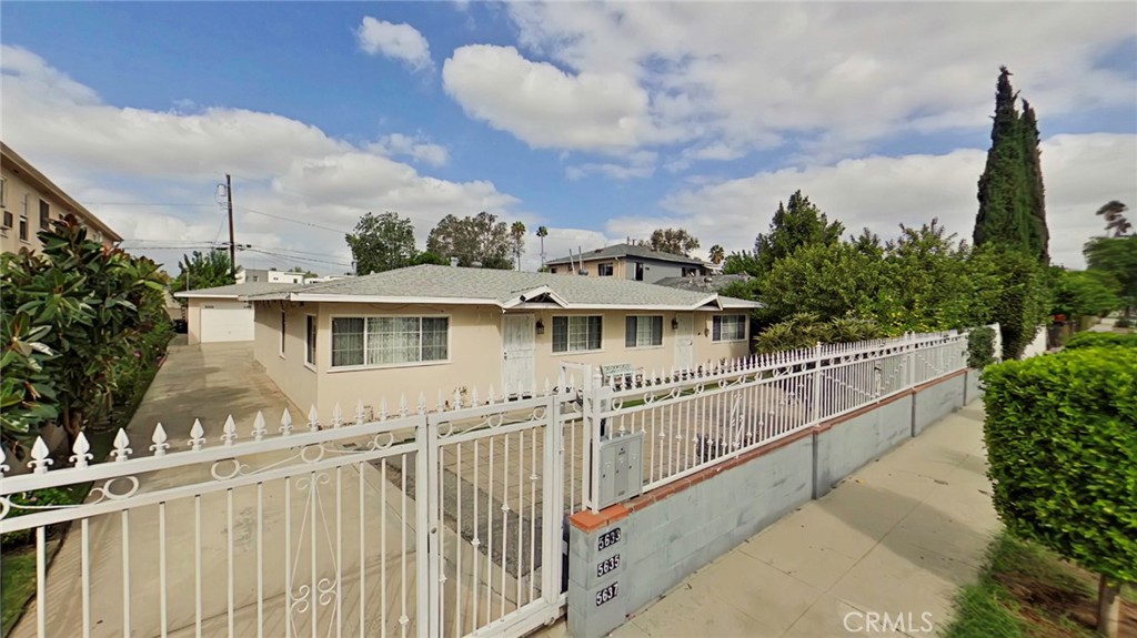 5633 Denny Property Photo 37