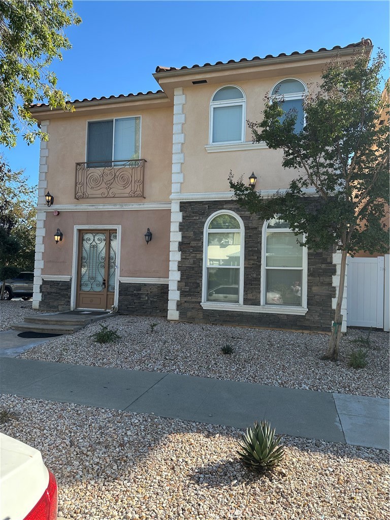 2597 N Lincoln Property Photo 1