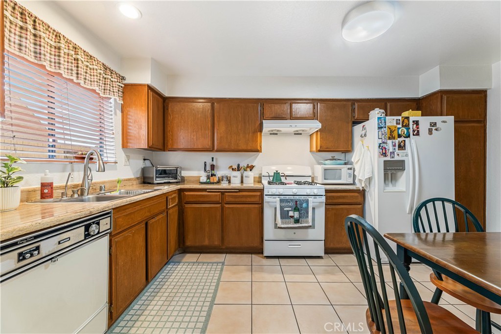 356 W California 23 Property Photo 18