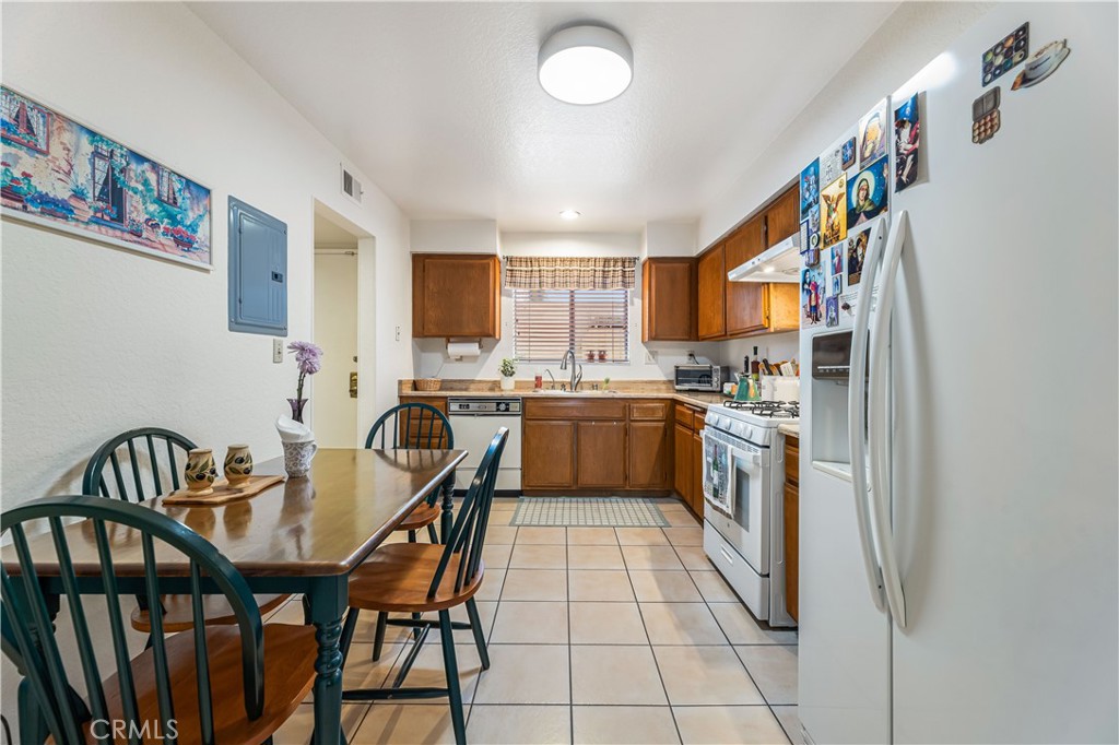 356 W California 23 Property Photo 20