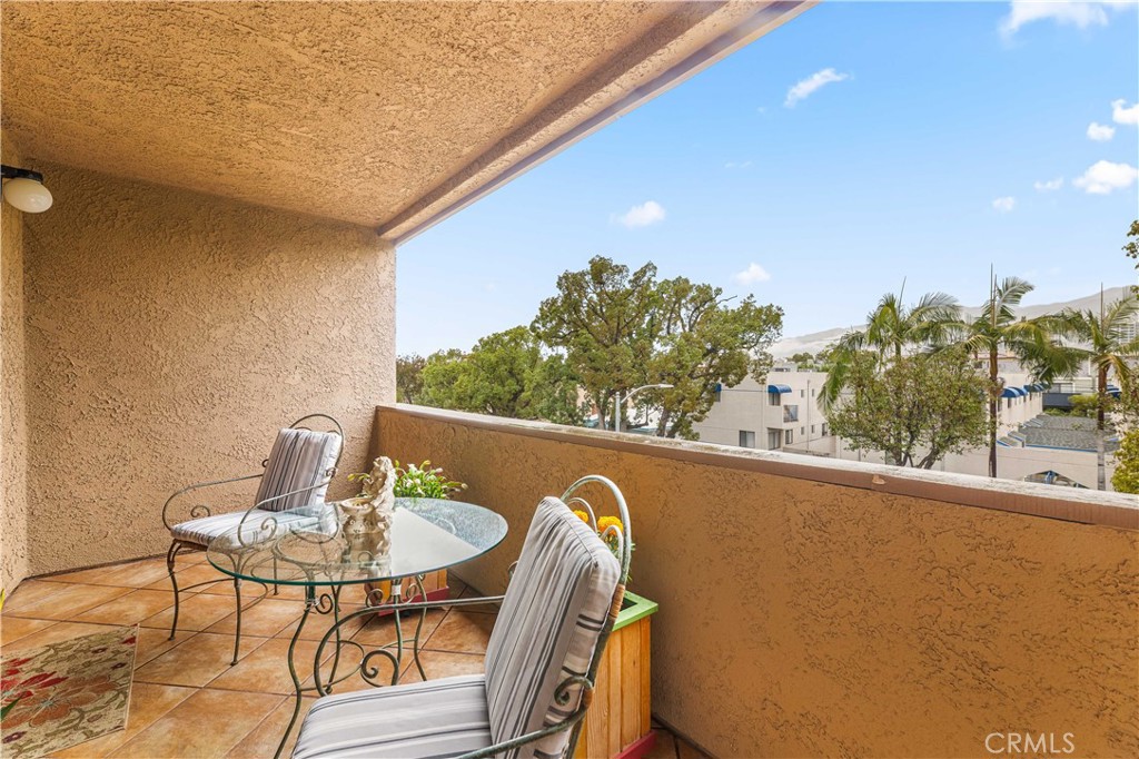 356 W California 23 Property Photo 32
