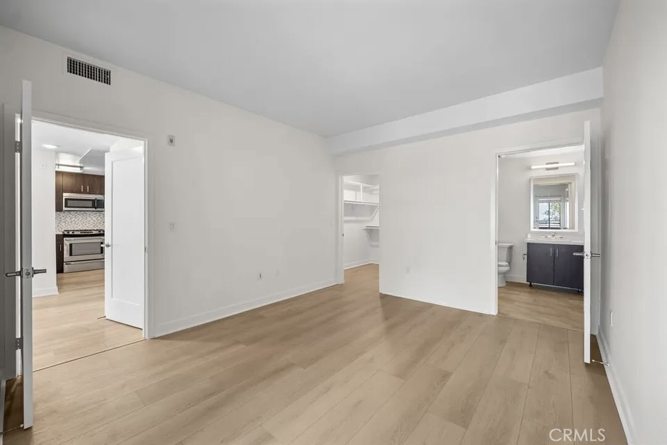 436 S Virgil 312 Property Photo 10