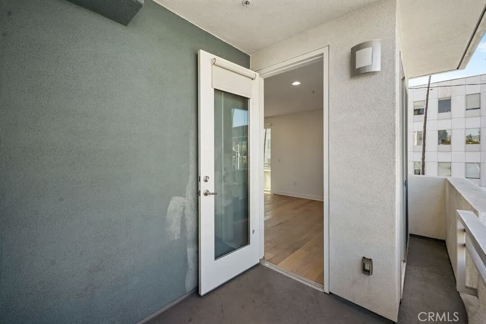 436 S Virgil 312 Property Photo 18