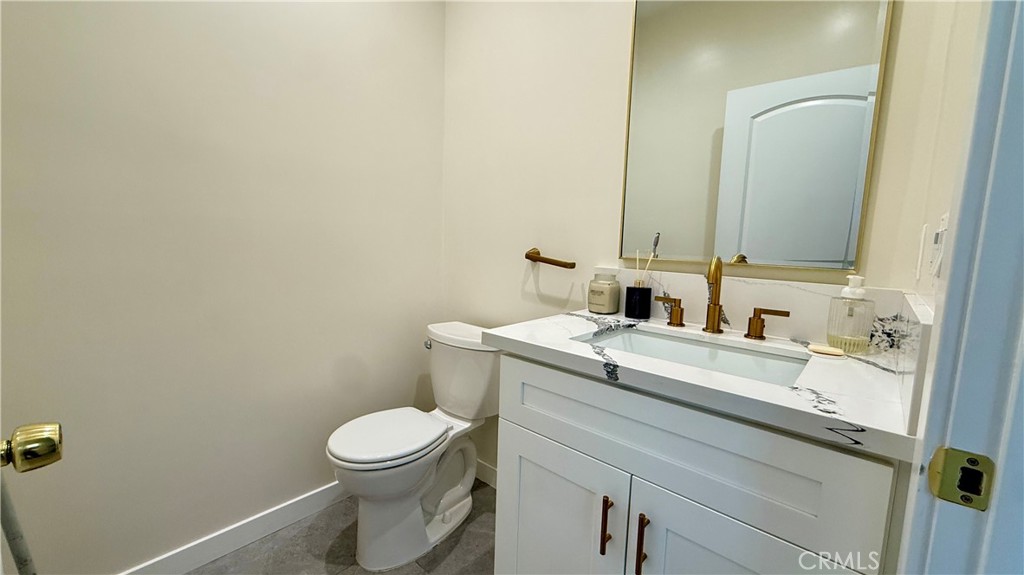 16135 Tupper St Property Photo 6