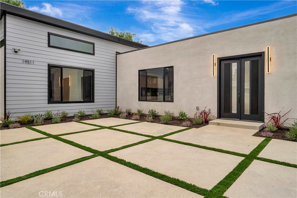 19513 Cantara Street Property Photo 6