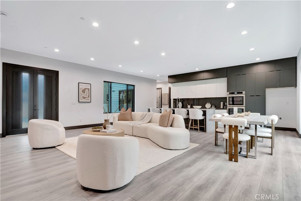 19513 Cantara Street Property Photo 10