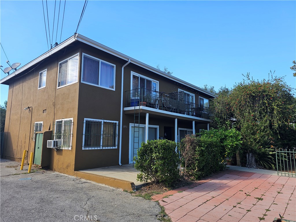 262 E Mountain Street Property Photo 5