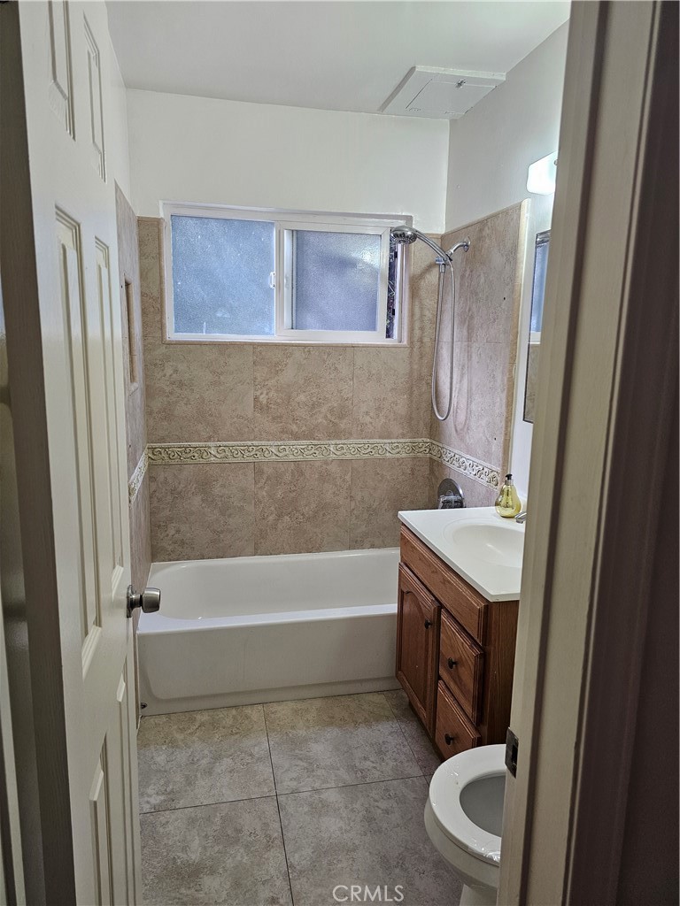 262 E Mountain Street Property Photo 9
