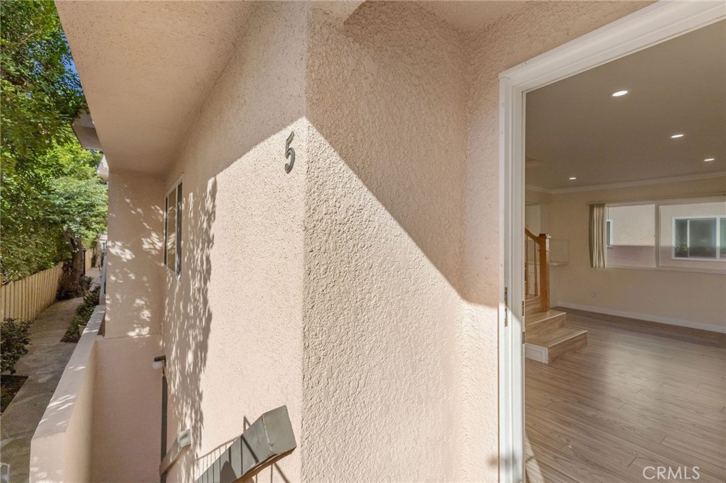 1234 E Broadway 5 Property Photo 4