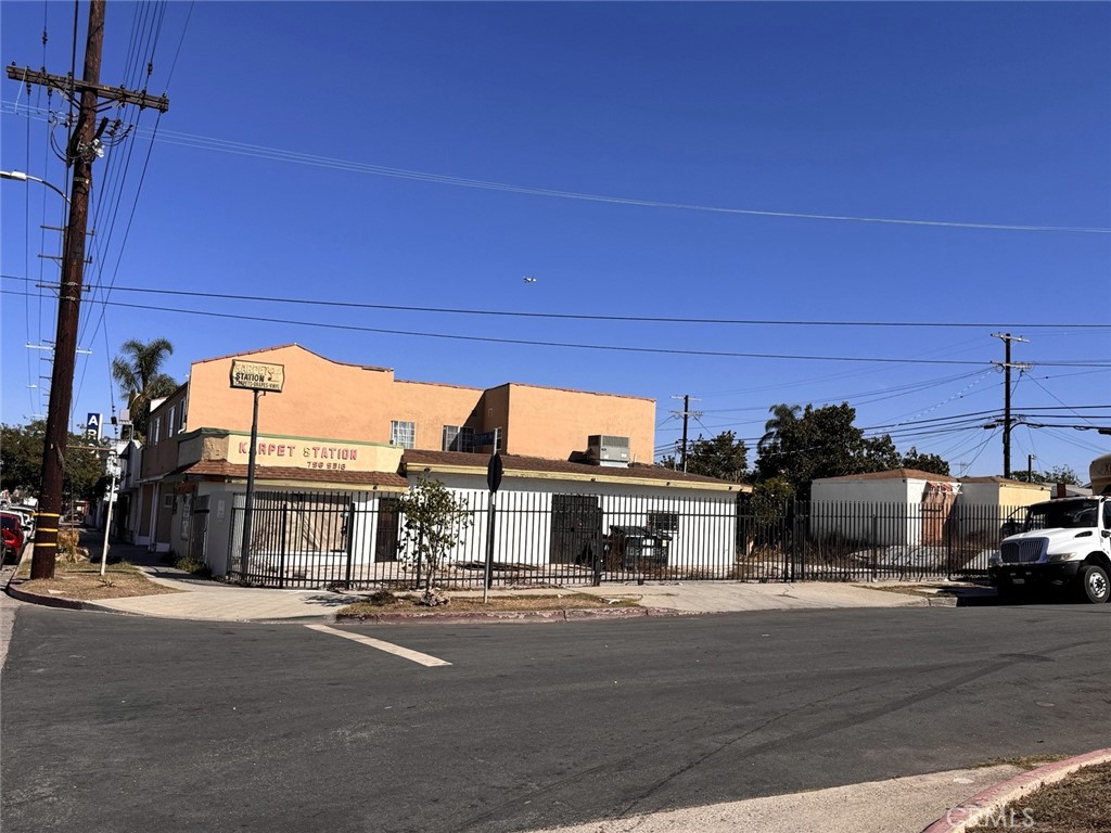 9326 S Western Property Photo 3