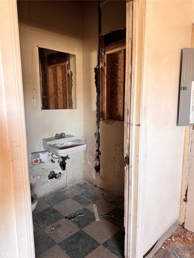 9326 S Western Property Photo 8