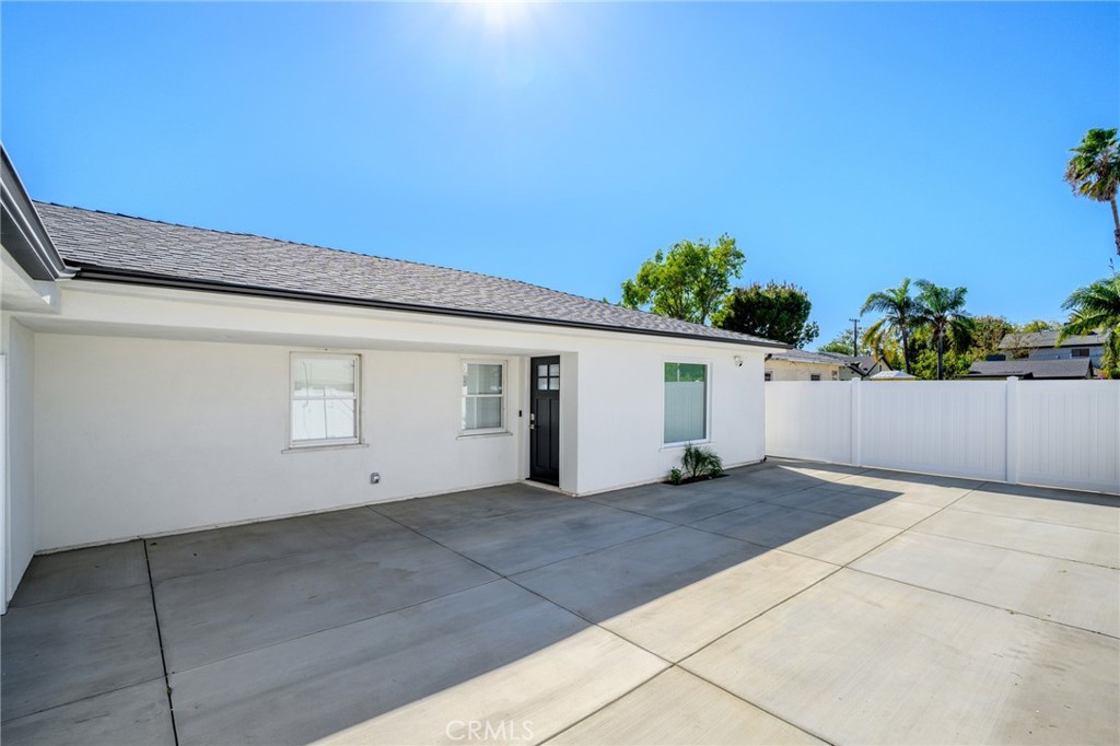 1346 N Parish Place Property Photo 1