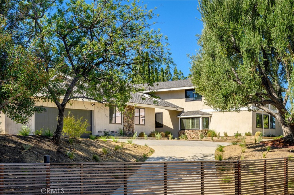 4629 Monarca Property Photo 1
