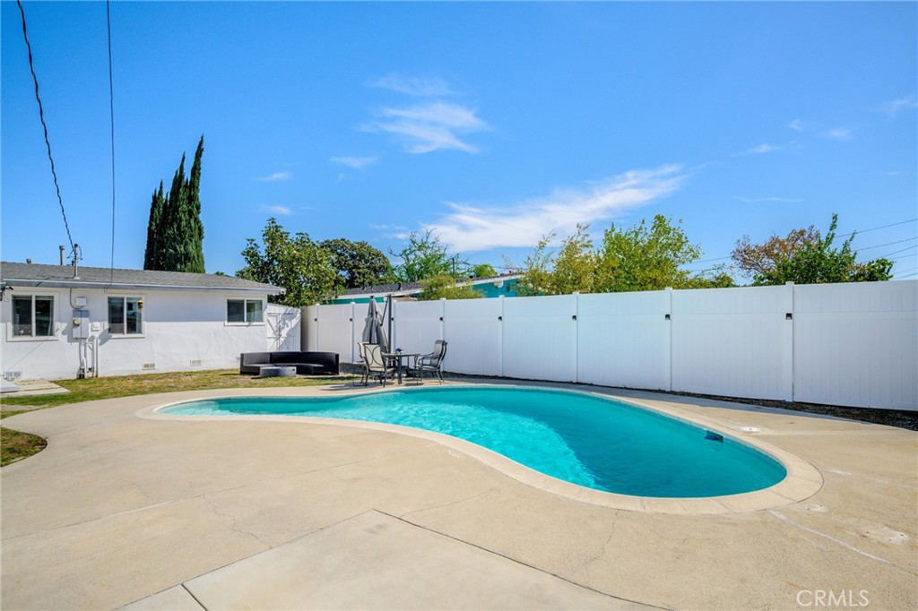 9253 Arleta Property Photo 24