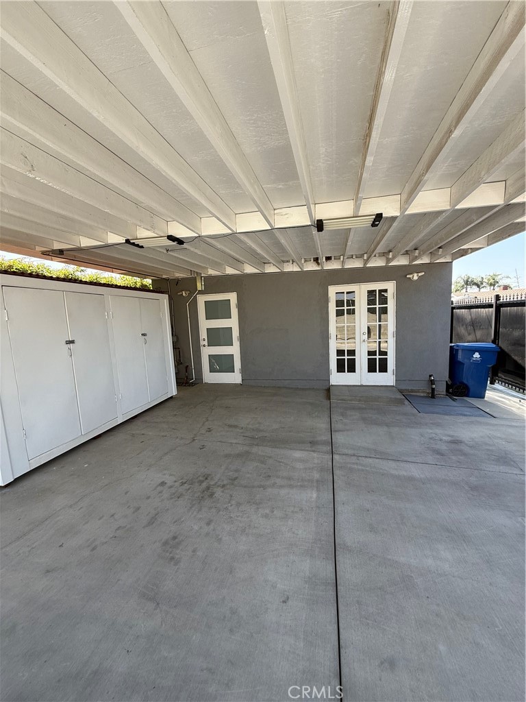 11795 Glencrest Drive Property Photo 2