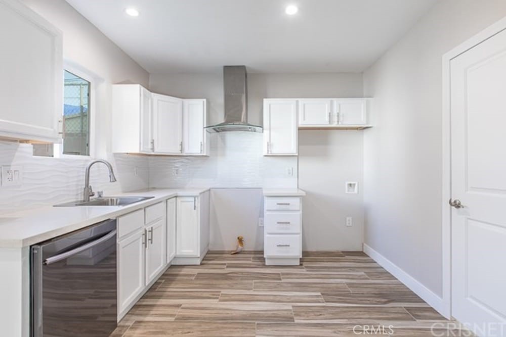 11795 Glencrest Drive Property Photo 3