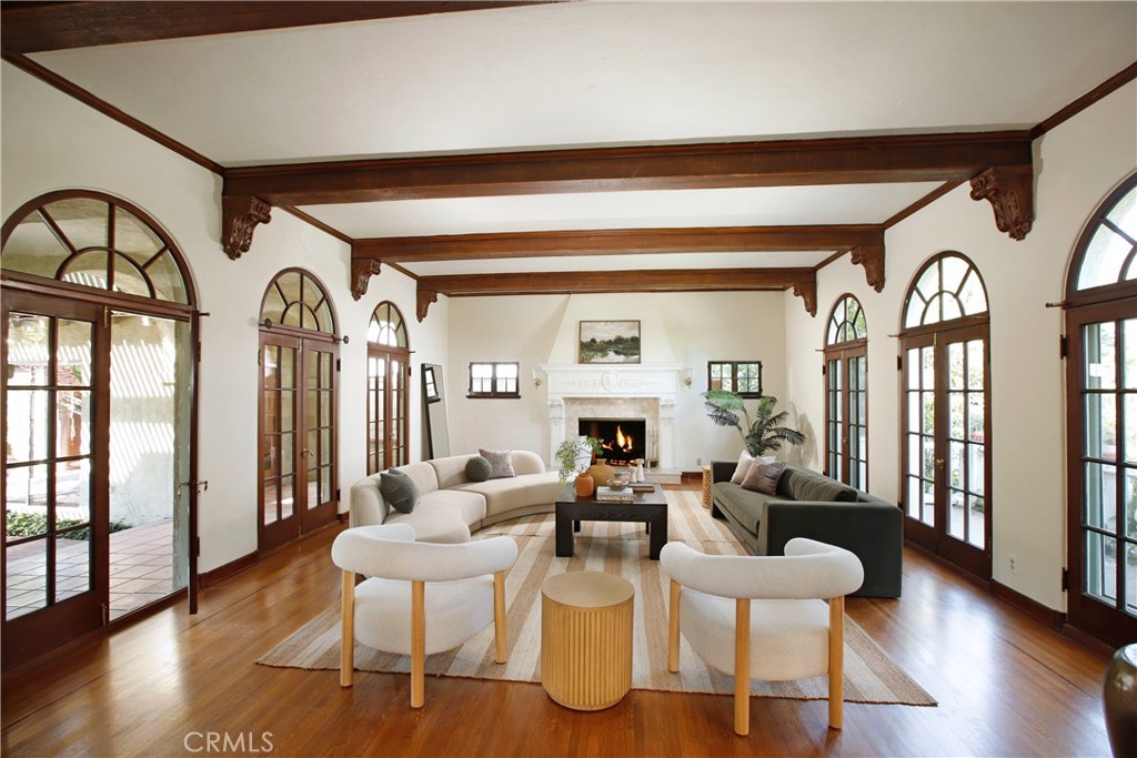 1543 Hillcrest Avenue Property Photo 2